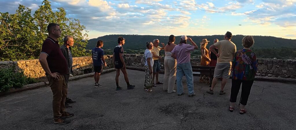 Un immense merci à tous ceux qui ont participé à cette belle aventure, de près comme de loin.